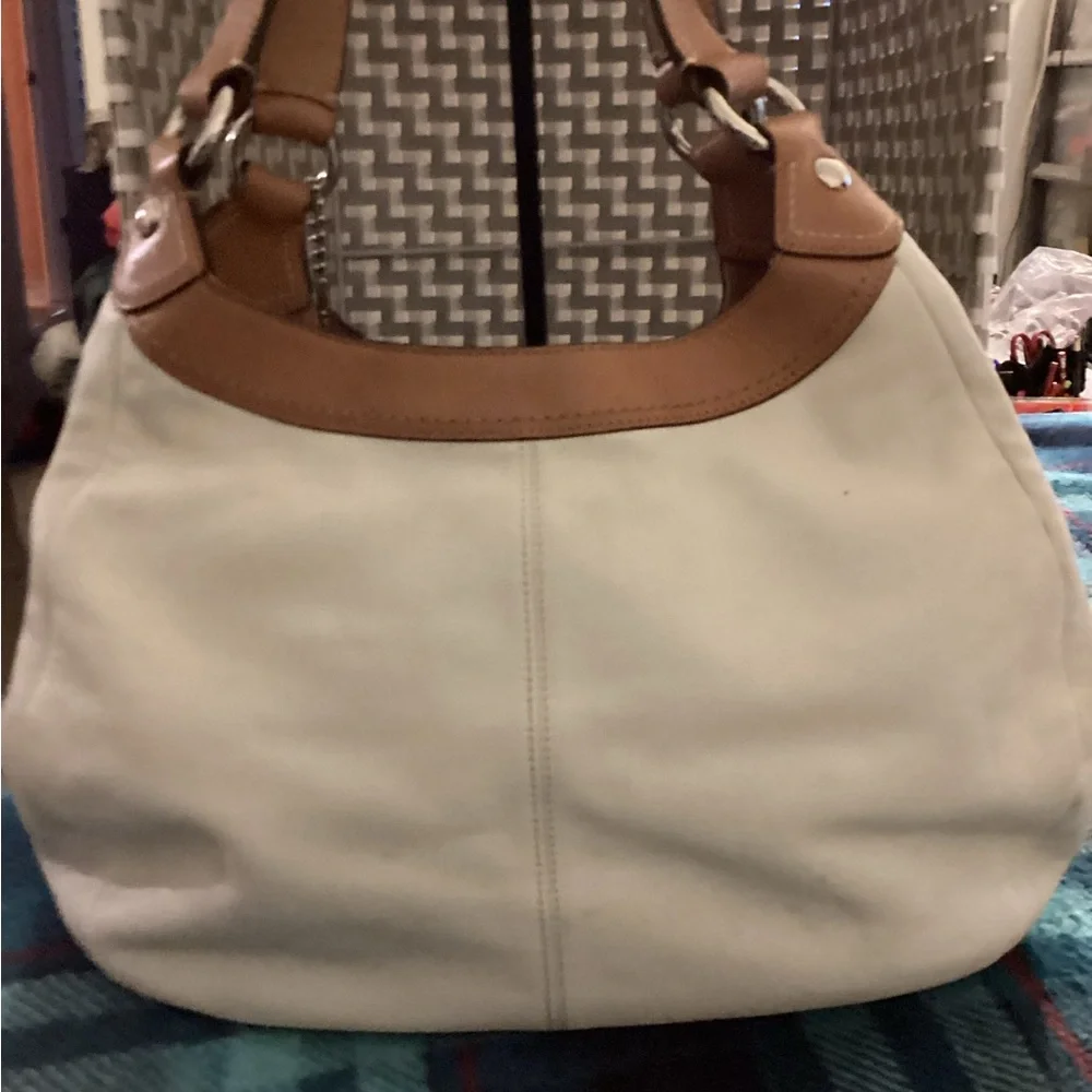 Coach Soho Lynn Hobo Buckle Bag  D1069-F15075 - Picture 2 of 13